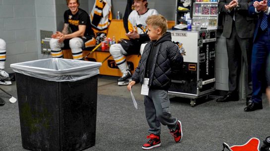 Malkin's 1,000th game full of tears, smiles, and 'a new experience' taken in Chicago (Penguins)